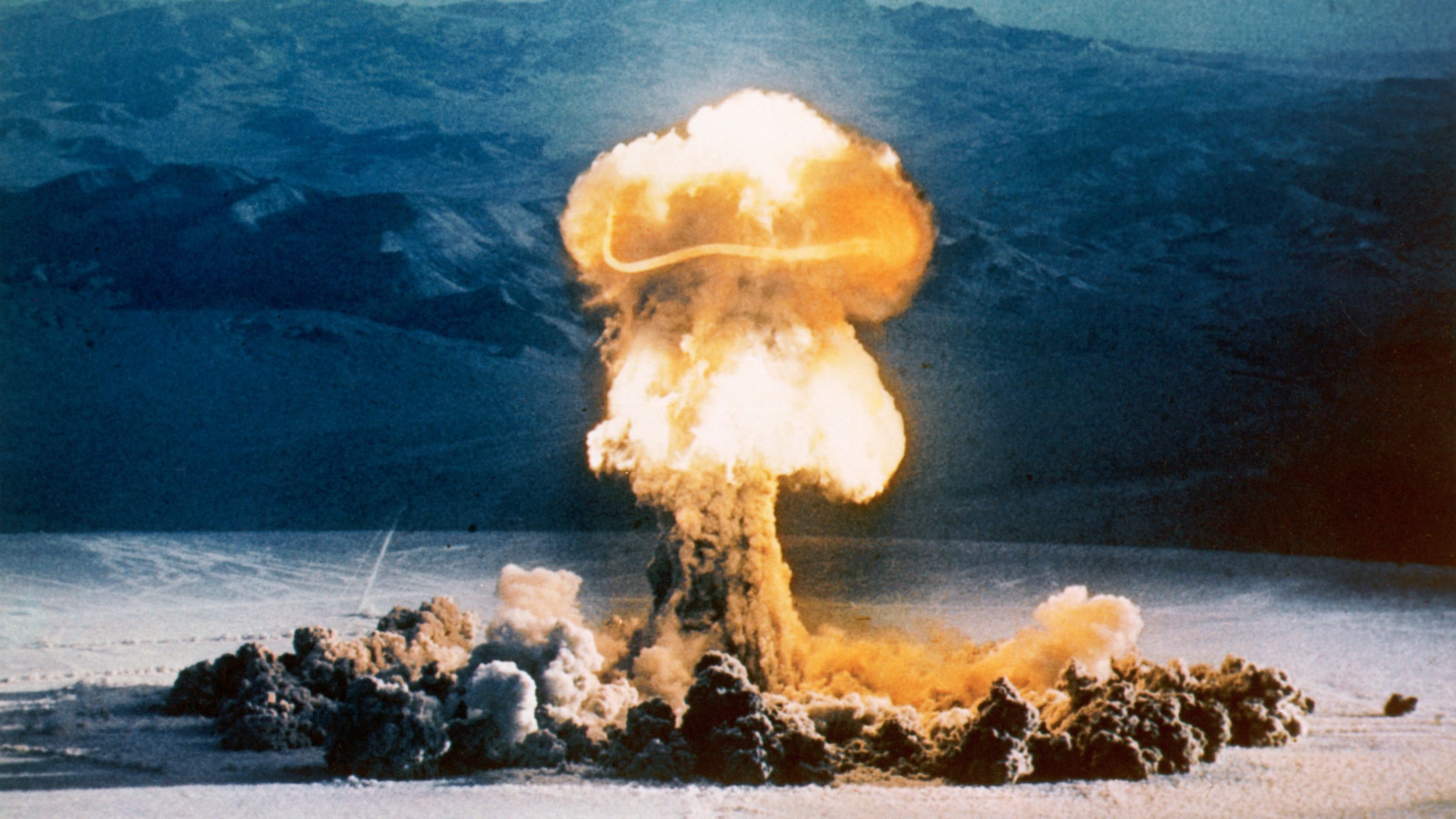 Bloomberg Strategist Doubles Down on $10,000 Bitcoin Call; Peers Say It Would Take Nuclear War