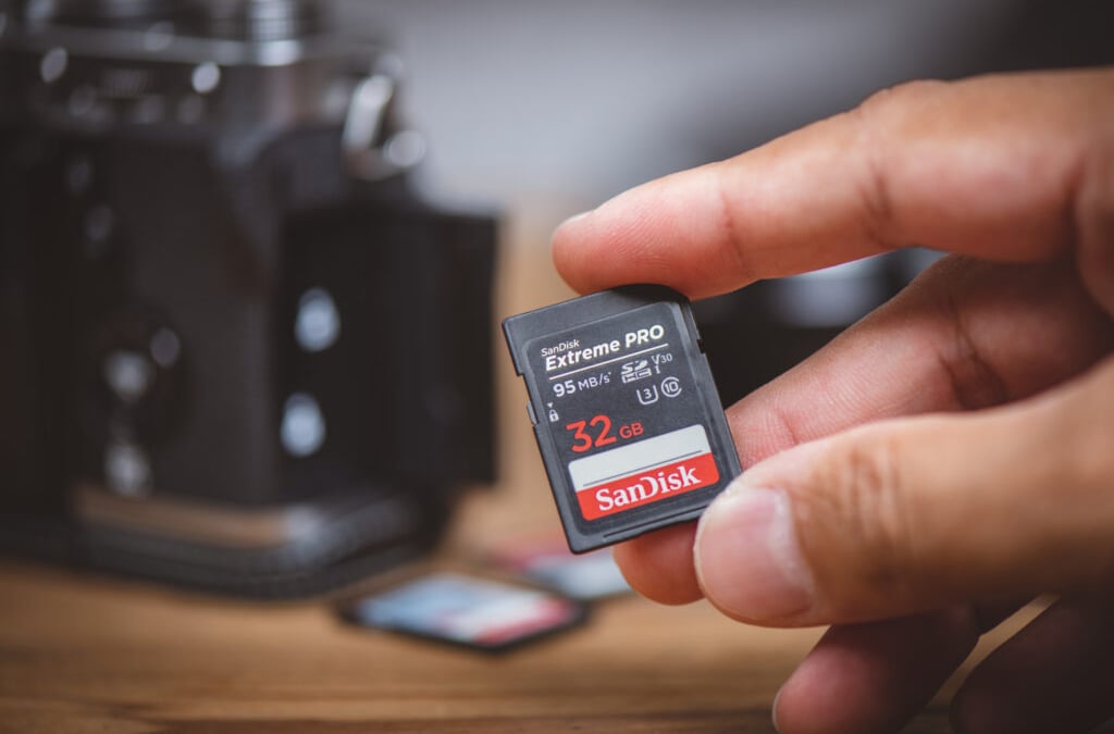 SanDisk Stock Compared With Bitcoin’s Nine-Year Run After 14-Month Move