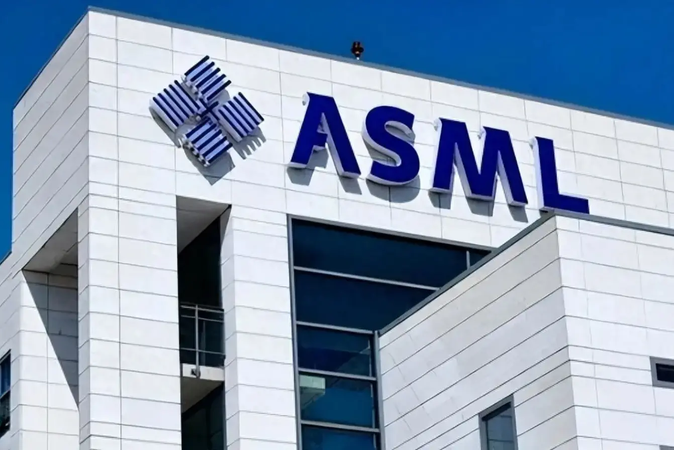 ASML上调全年指引并披露扩产路线图,华尔街集体看多AI芯片设备需求
