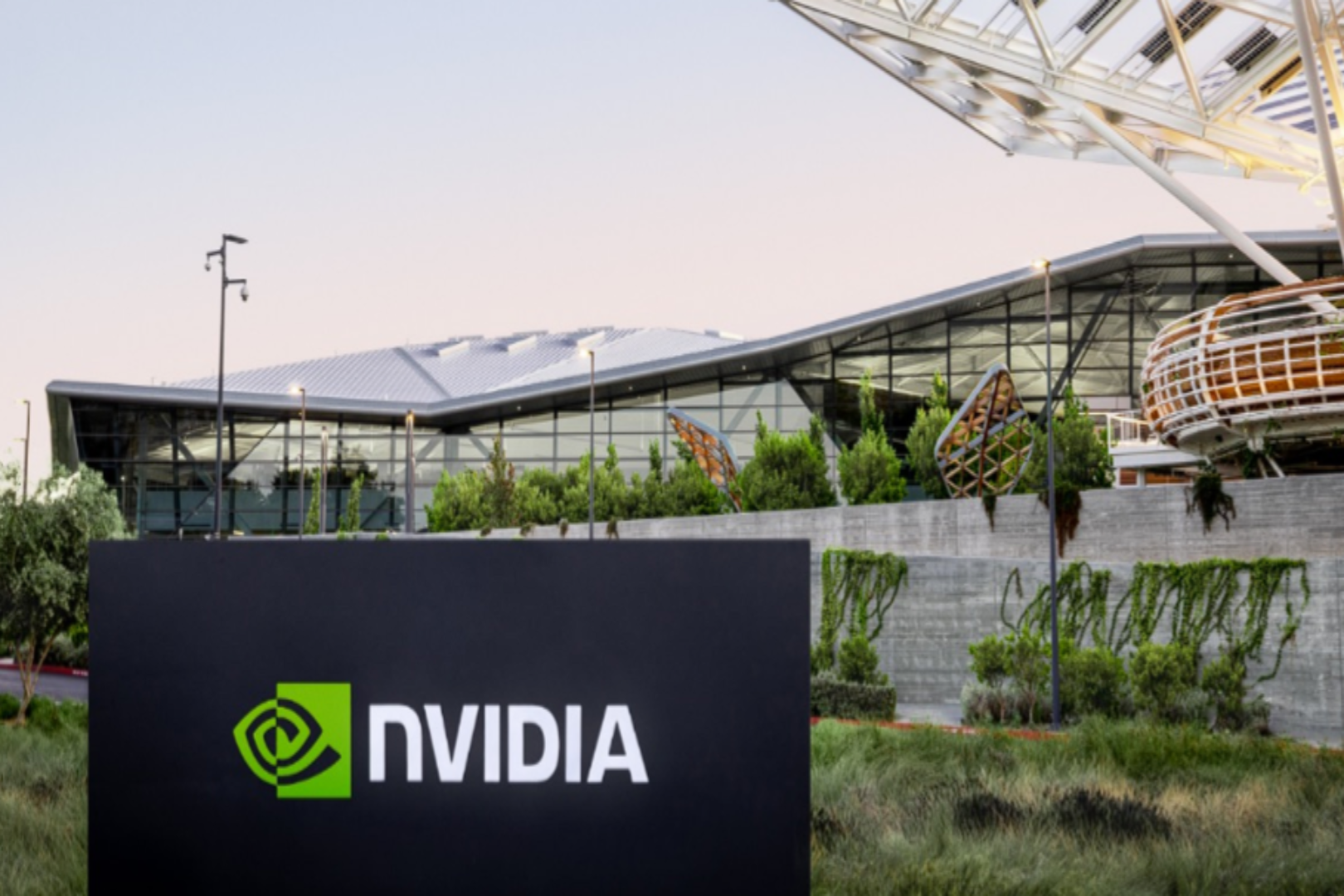 Nvidia's New Model: Backstopping GPU Capacity for Revenue Sharing, Evolving from Chip Seller to AI Compute 'Central Bank'