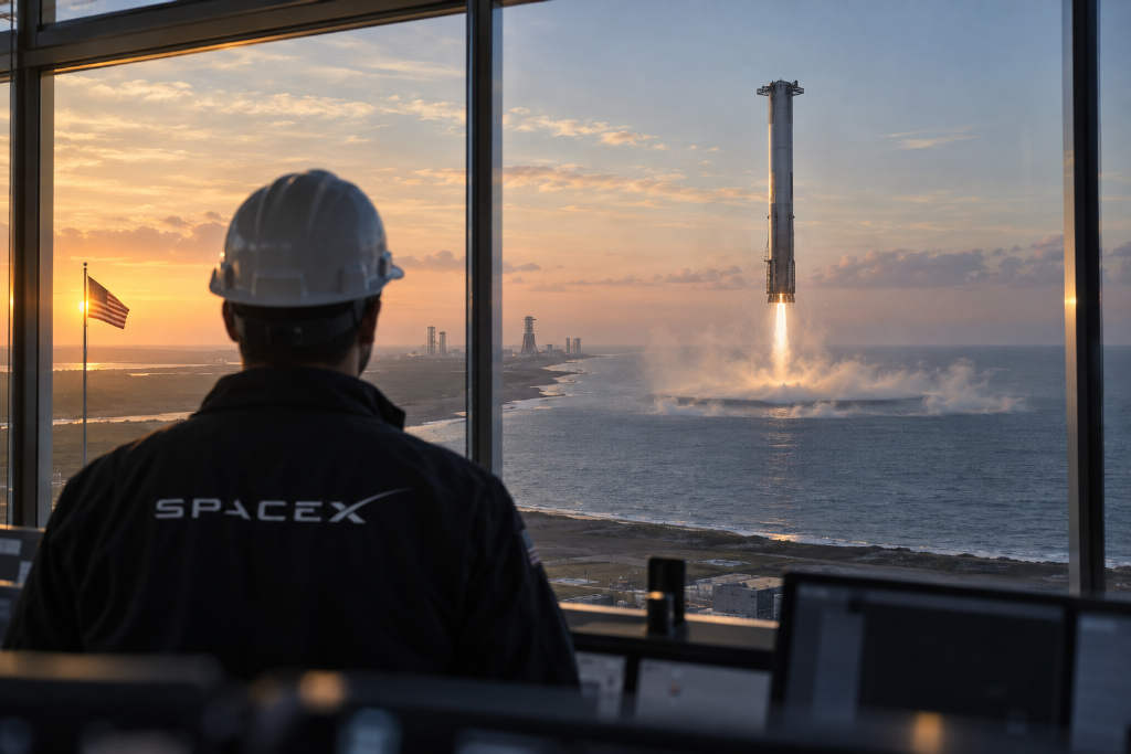 SpaceX称星舰超级重型助推器按计划成功溅落