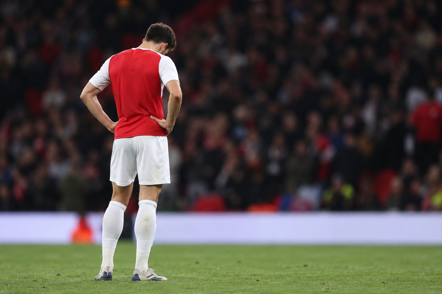Football365 says Eze is fighting for his Arsenal future