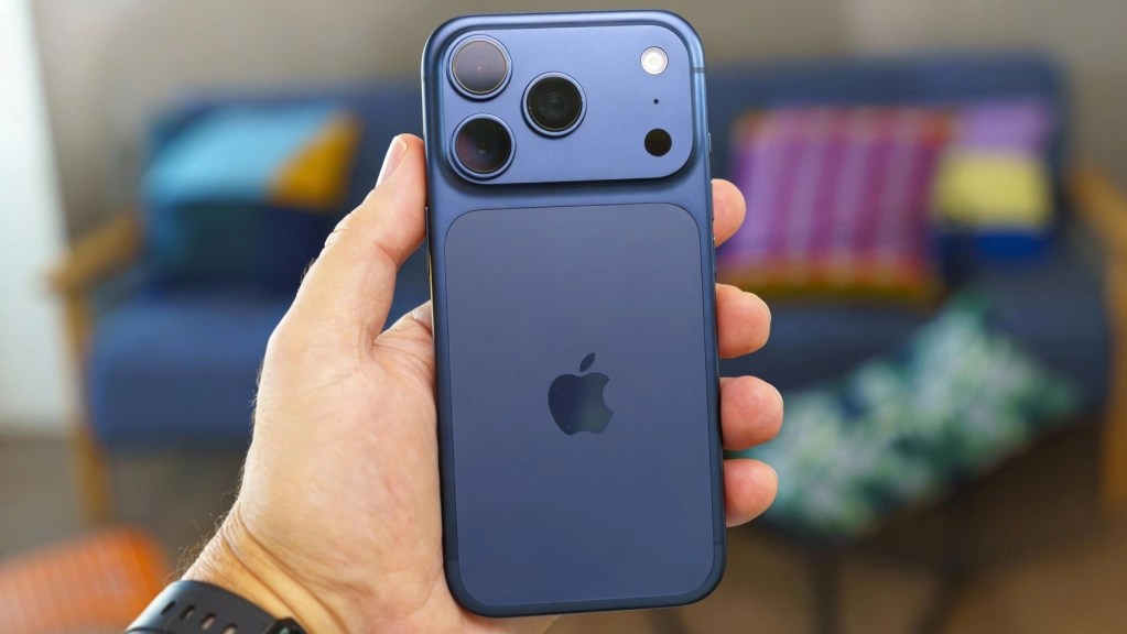 iPhone 18 Pro 成本或增 38%,苹果面临定价取舍