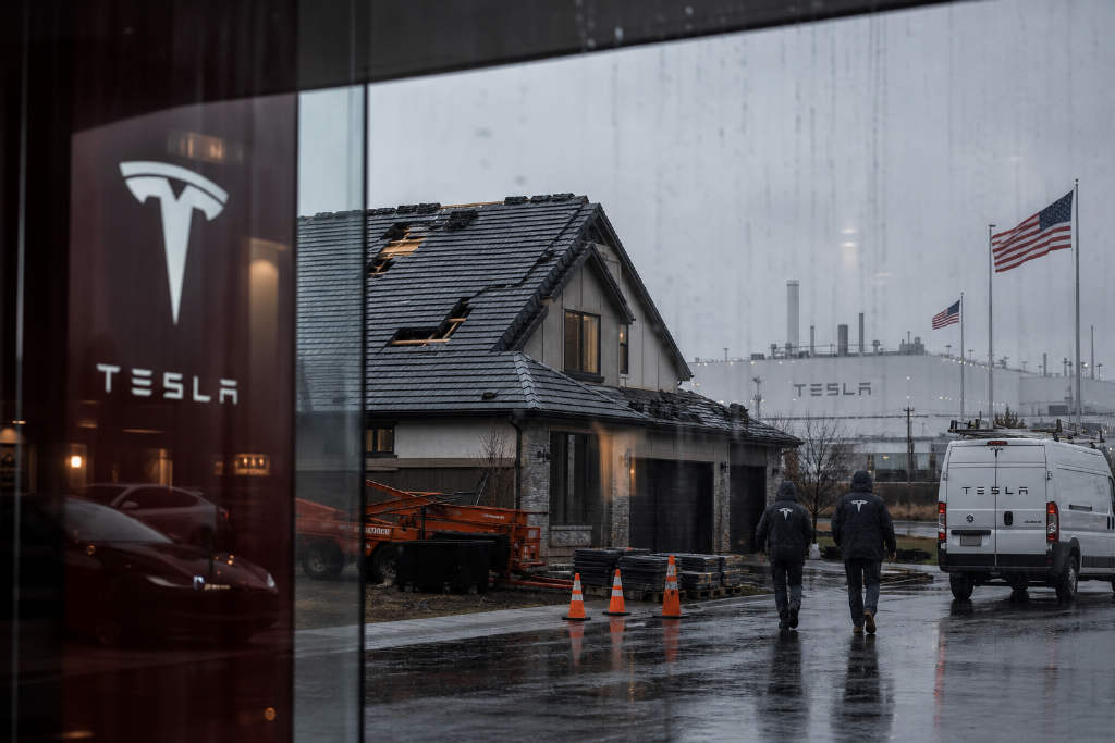 特斯拉 Solar Roof 项目终止:从 26 亿美元并购到全面下线