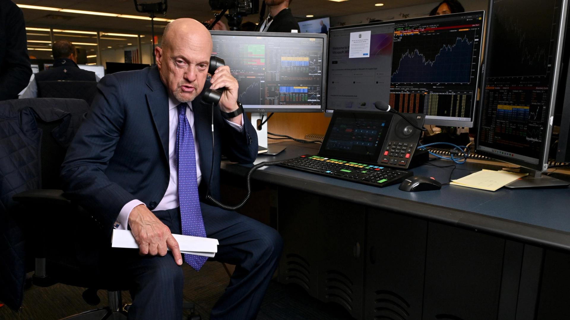 Jim Cramer’s quantum-computing warning fails to shake bitcoin, which stays near $64,000