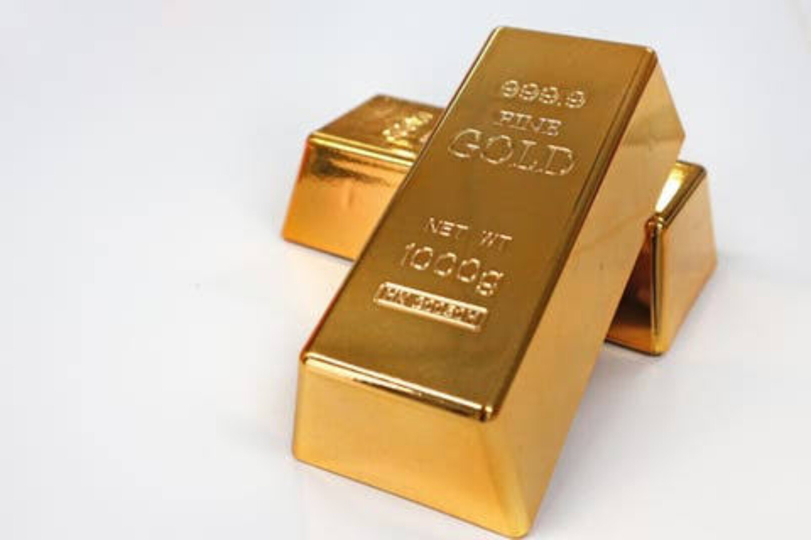 黄金站上 4300 美元后,市场重新计价的先是利率