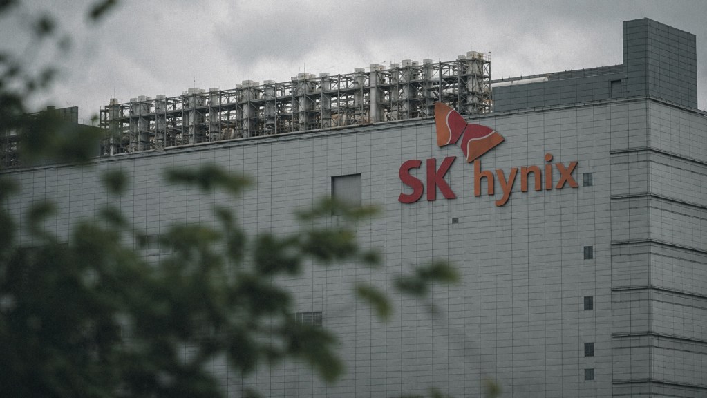 铠侠推8000亿日元回购后股价走强,SK海力士静待ADR静默期结束