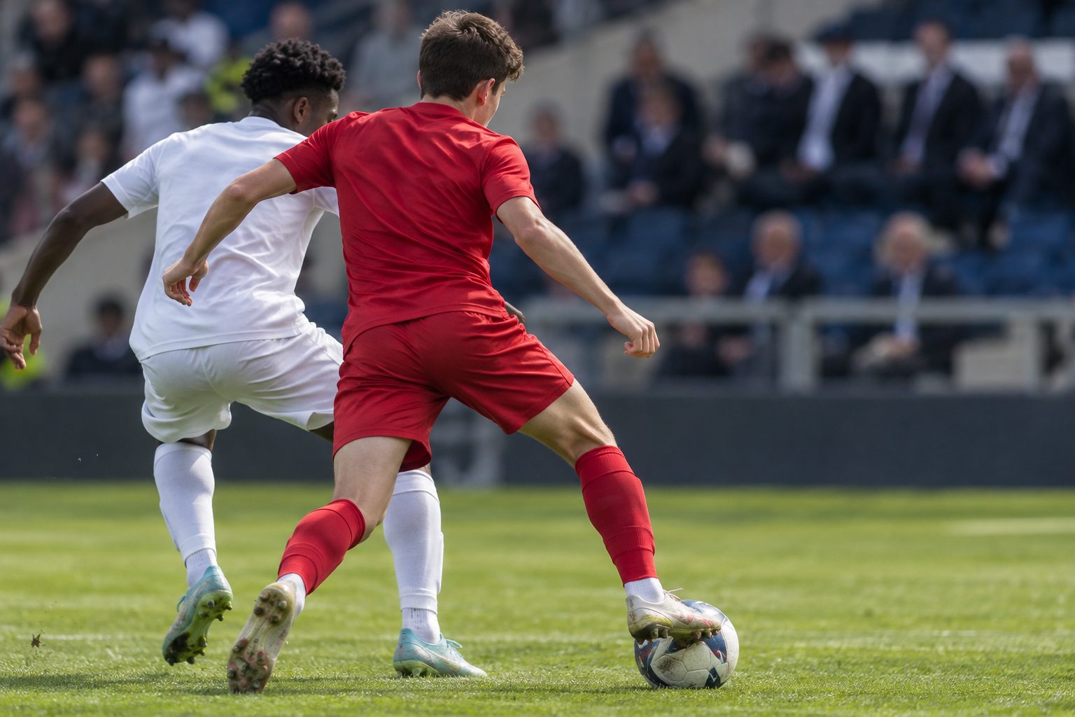 GOAL says seven Premier League clubs want Rav van den Berg