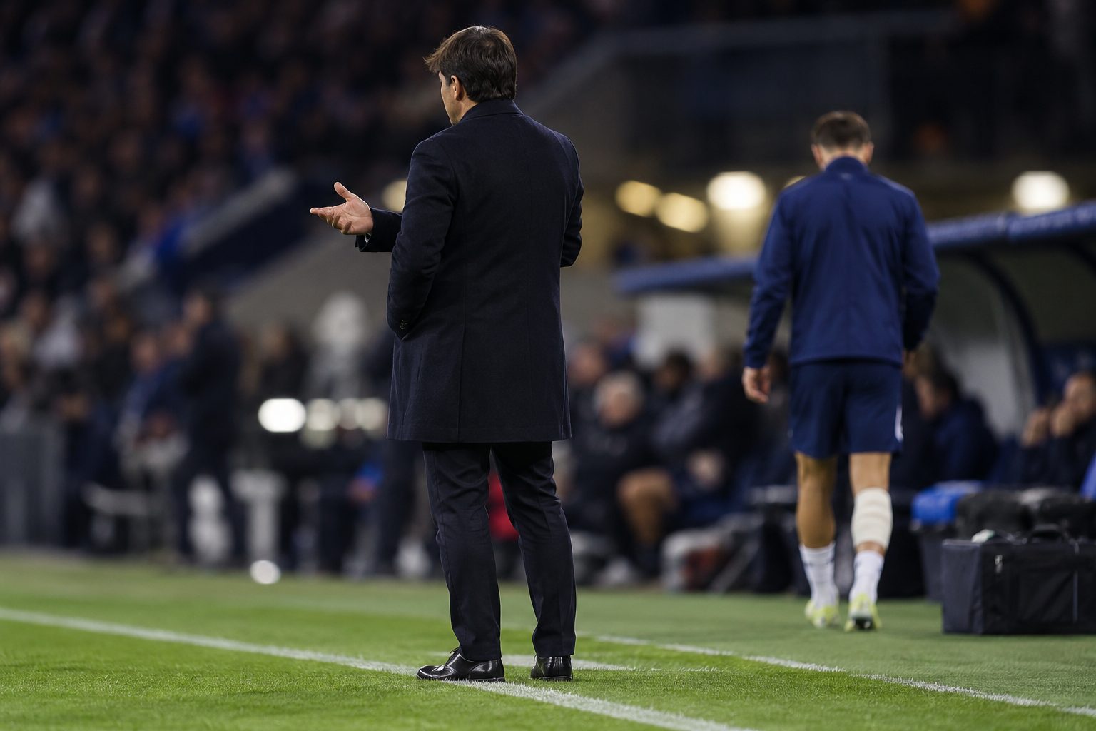 Luis Enrique says PSG will not sign because of injury